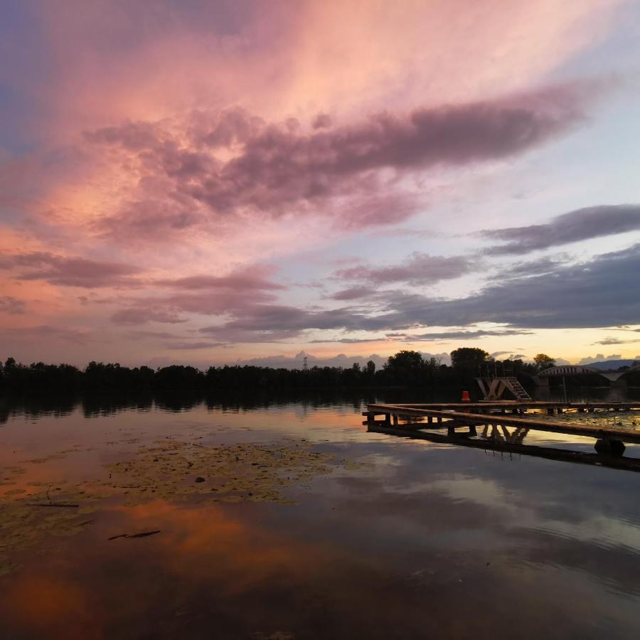 Camping De Thoissey *** Zewnętrze zdjęcie