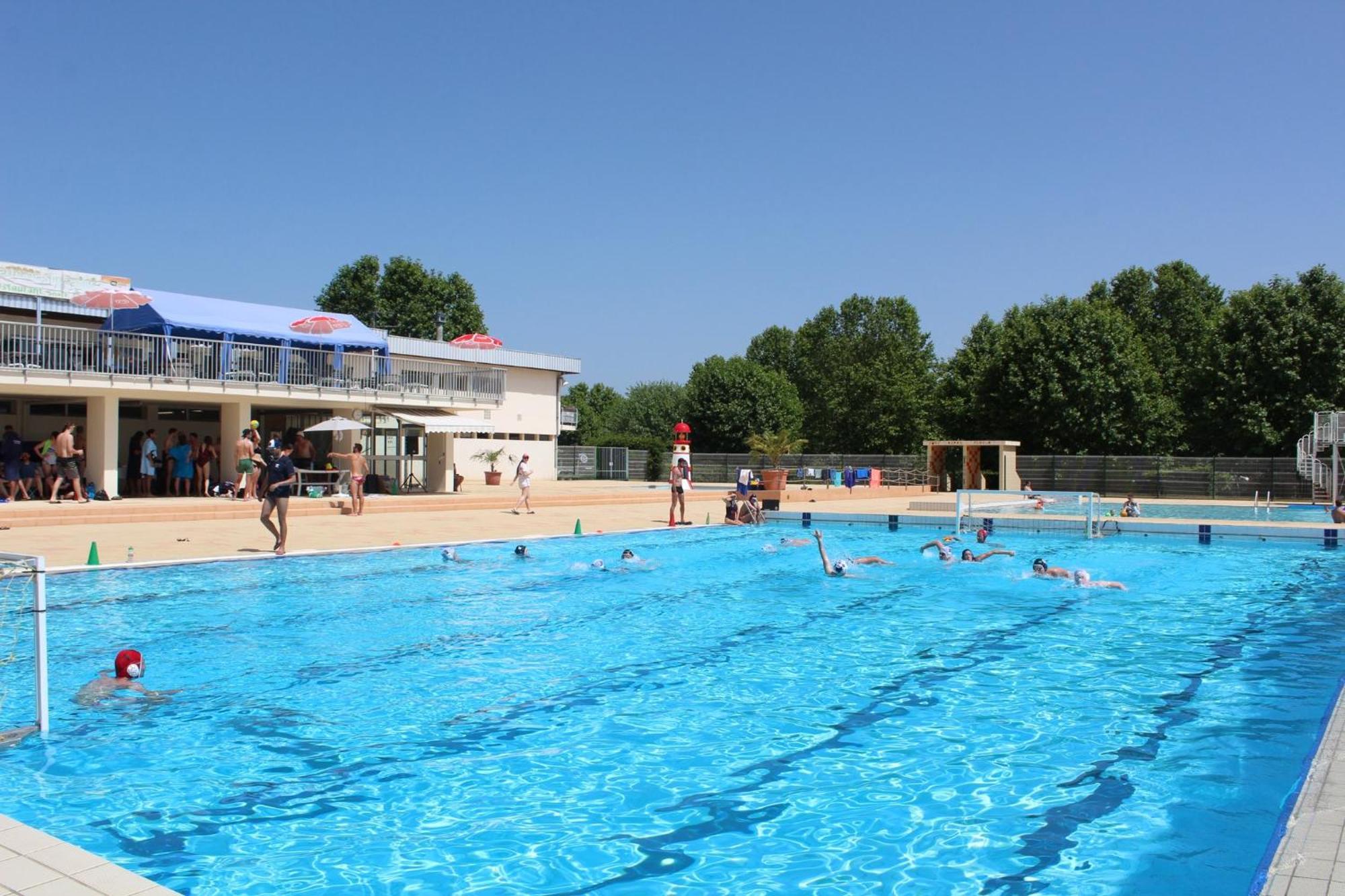Camping De Thoissey *** Zewnętrze zdjęcie
