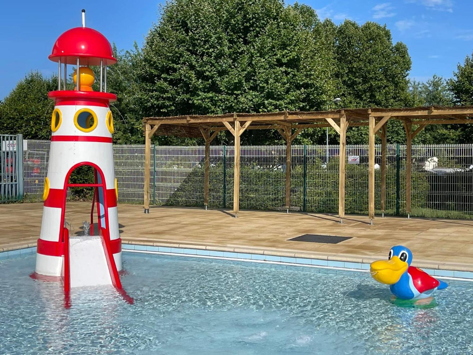 Camping De Thoissey *** Zewnętrze zdjęcie